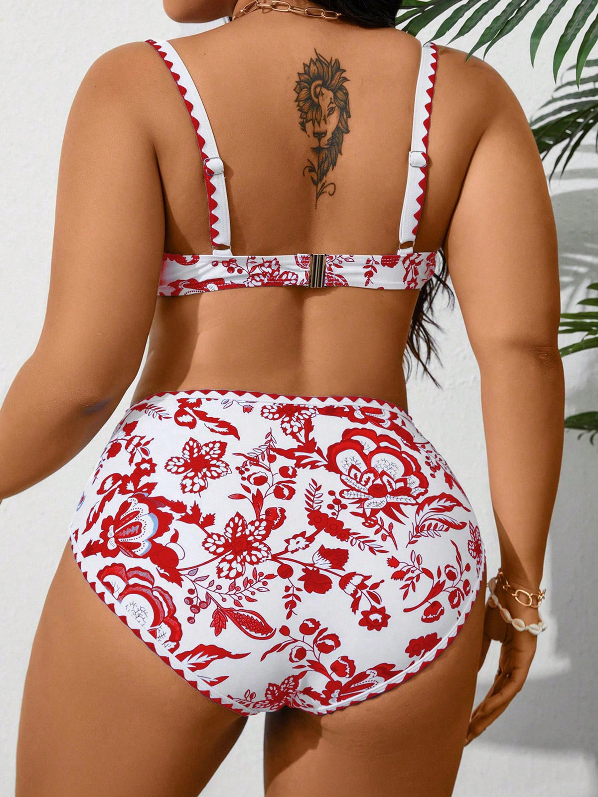 GLOZIFY CONJUNTO BIQUÍNI FLORAL PLUS SIZE COM NÓ PRAIA DE VERÃO